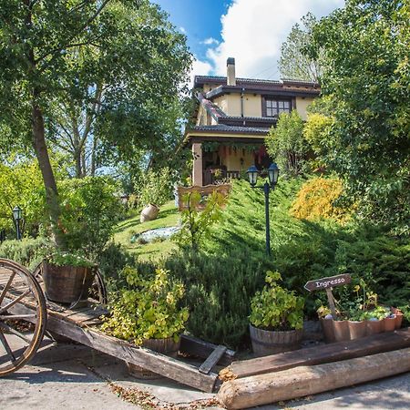 Agriturismo La Locanda Del Parco 莫拉诺卡拉布罗 外观 照片