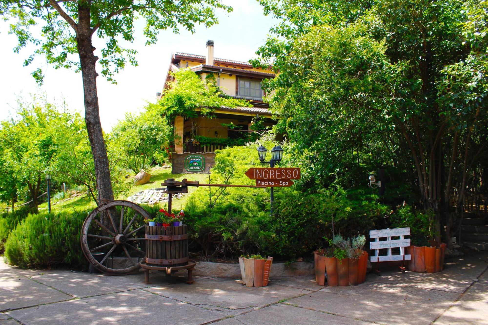 Agriturismo La Locanda Del Parco 莫拉诺卡拉布罗 外观 照片