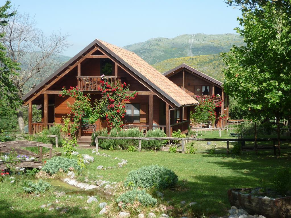 Agriturismo La Locanda Del Parco 莫拉诺卡拉布罗 外观 照片